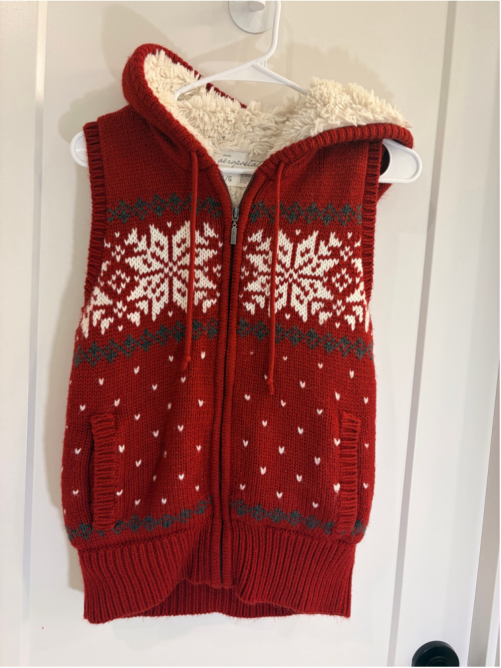 EUC Aeropostale Heavy Knit Fair Isle Sherpa Lined Hooded Zip Vest – Red, Size L